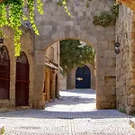 Aglaea Apartment In Rhodes Old Town *