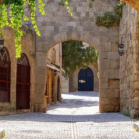 Aglaea In Rhodes Old Town *