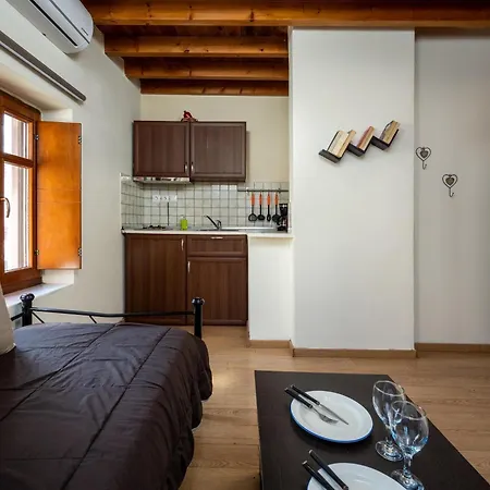 3 Charites Old Town Appartement